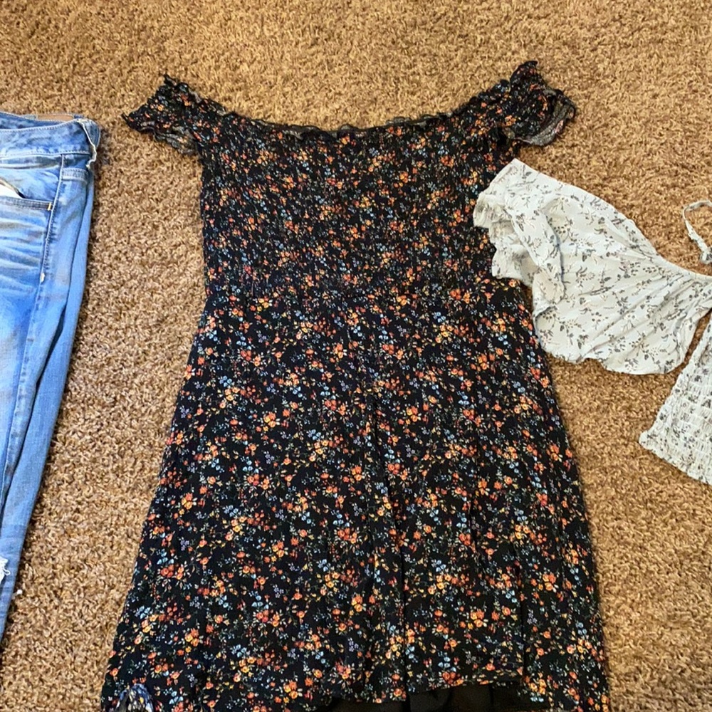 Clothes - Picture 3 of 7